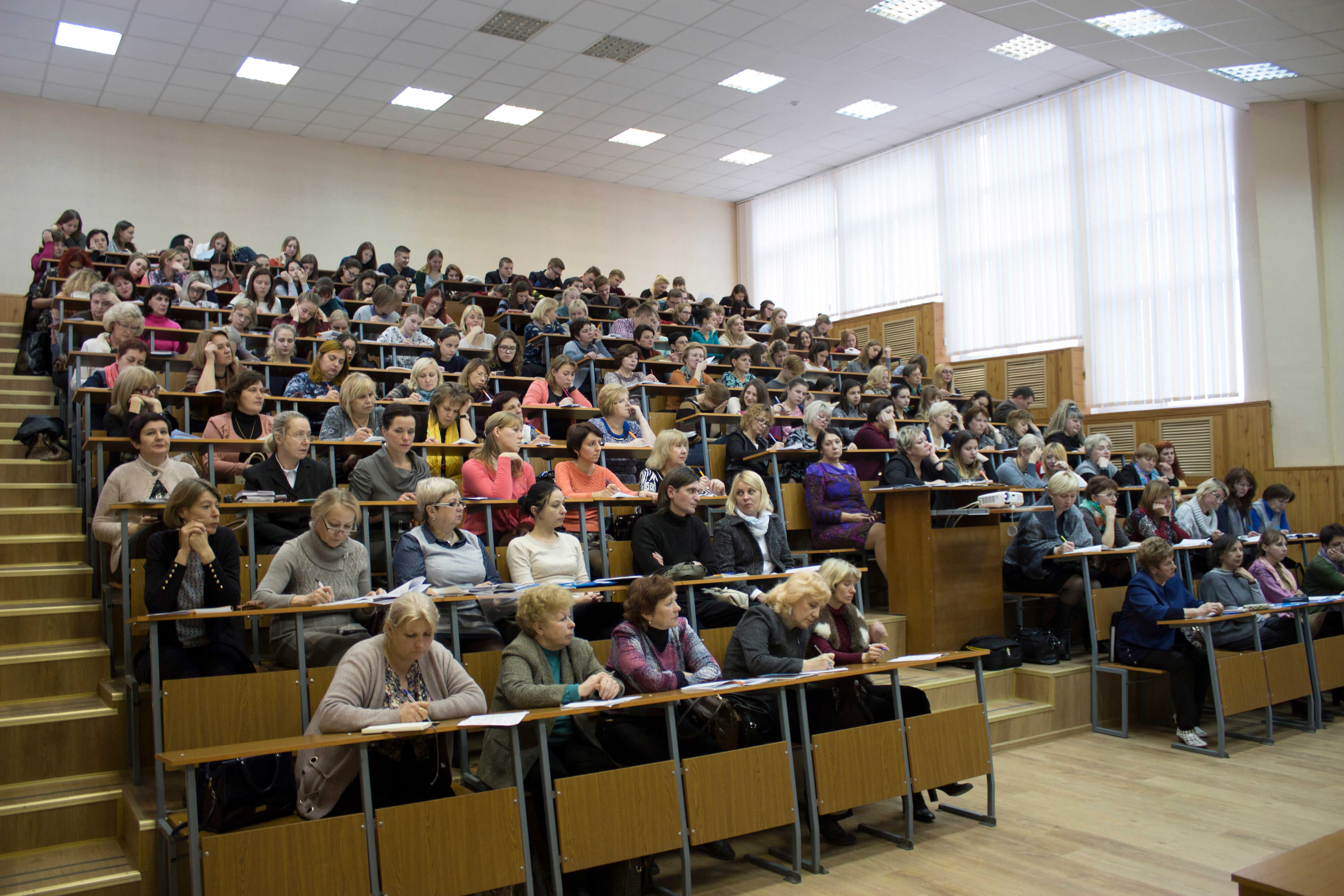 Сайт витебского университета. ВГУ Витебский государственный университет. СМОЛГУ аудитории. Аудитория в универе ВГУ. БЕЛГУ аудитории.