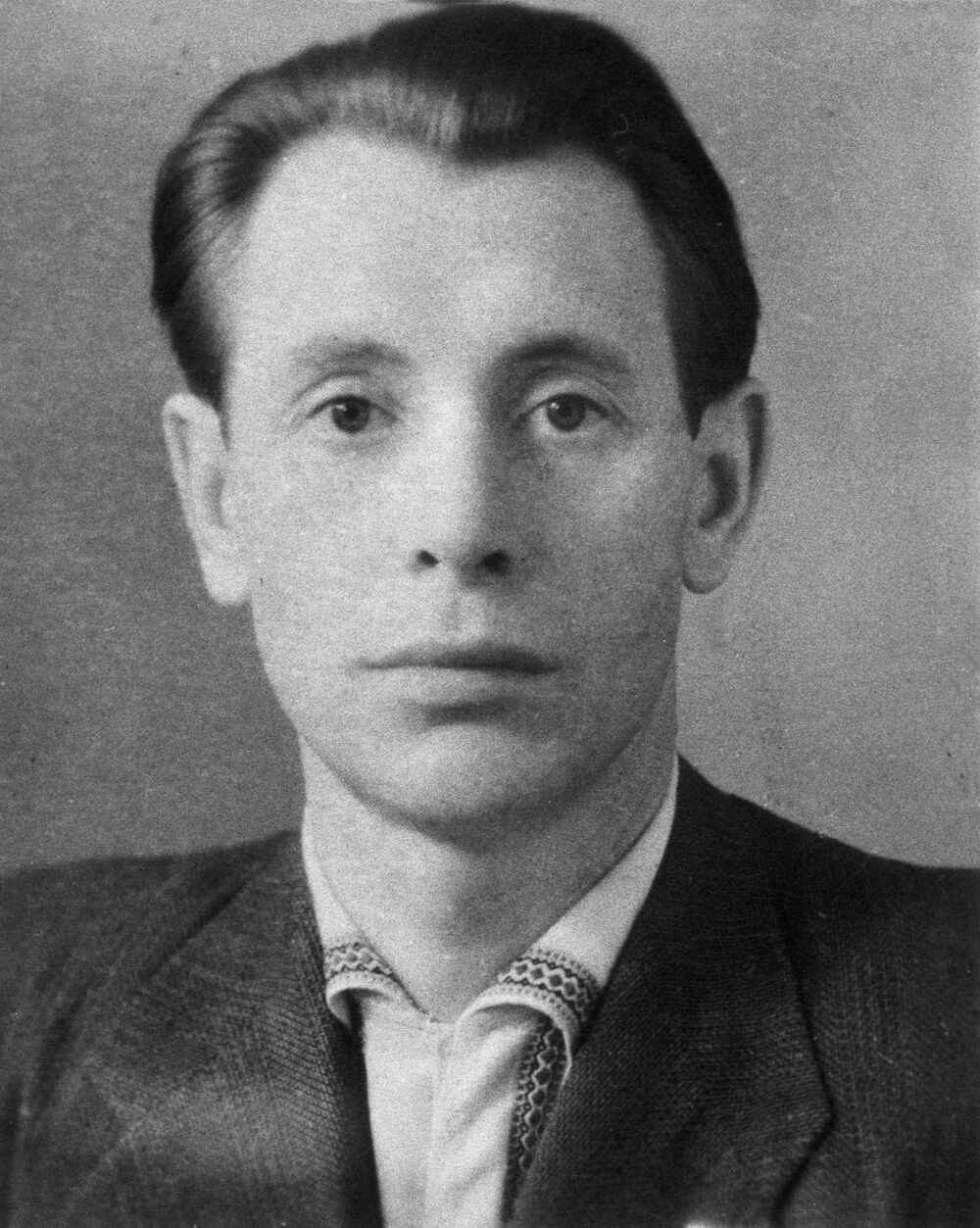 1 ый секретарь Молоденченского ОК ЛКСМБ П. М. Машеров портрет 1945 г