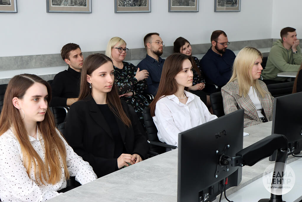 Семинары беларусь. Университет будущего. Фотосессия в университете. Лекторий в институте. Студенты на семинаре.