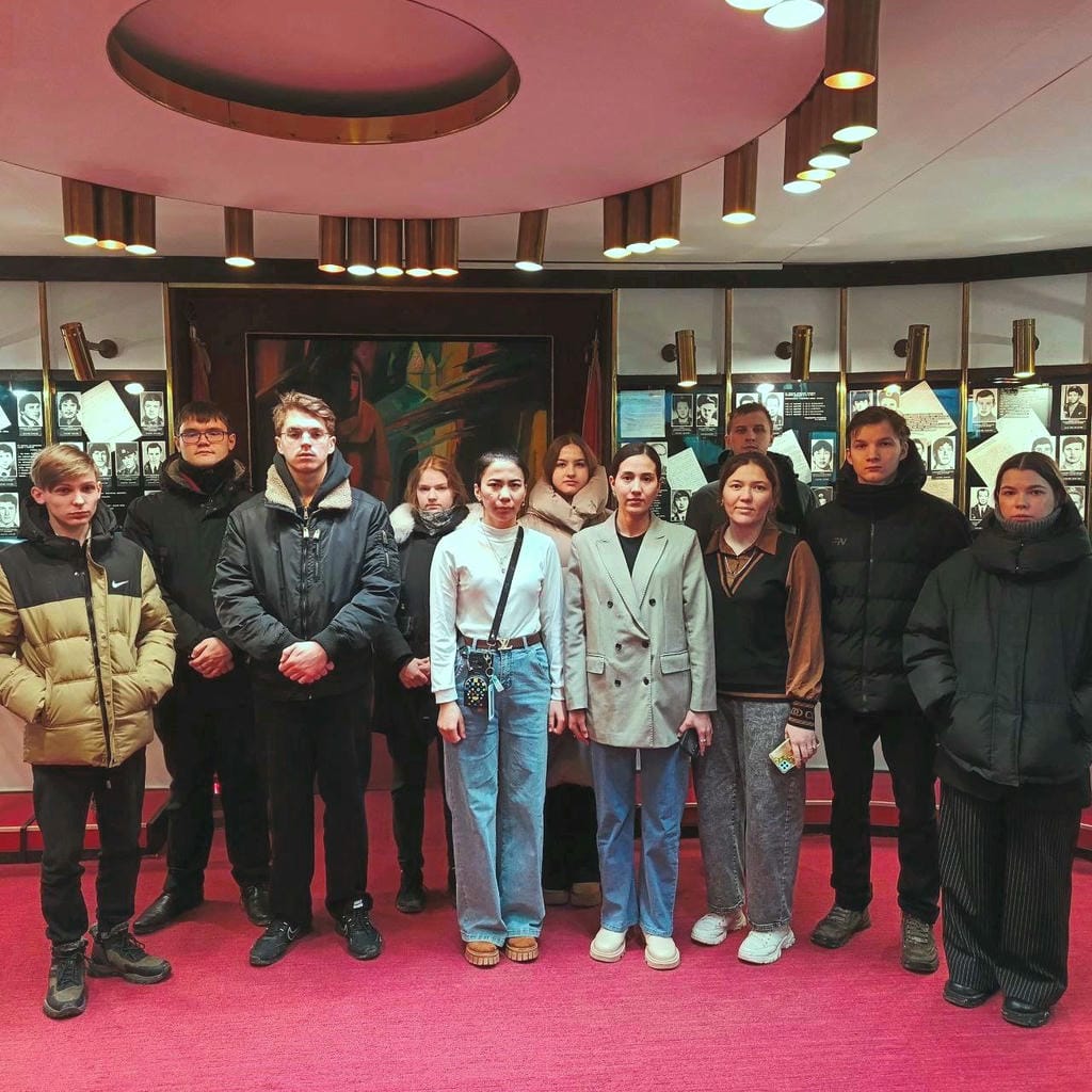 photo 5242395059997577822 y